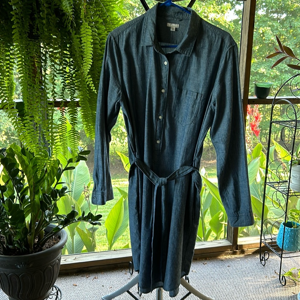 Ladies denim Gap dress. Size XL. NWT